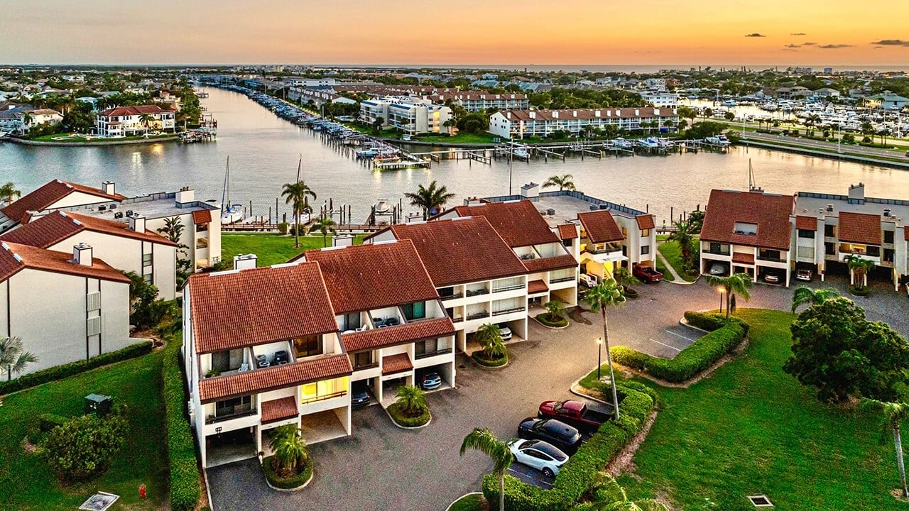 Luxurious Waterfront Townhouse in Tierra Verde • 126 1st St E 102, St Petersburg, FL 33715