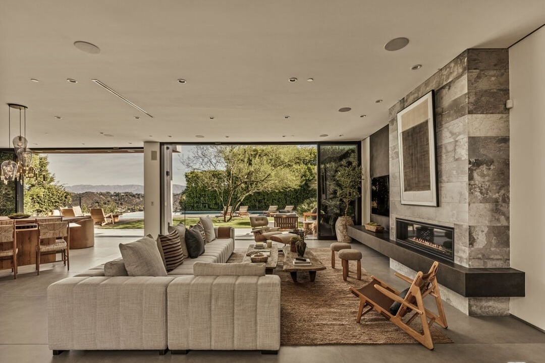 Aria Vista, Stradella Rd, 90077