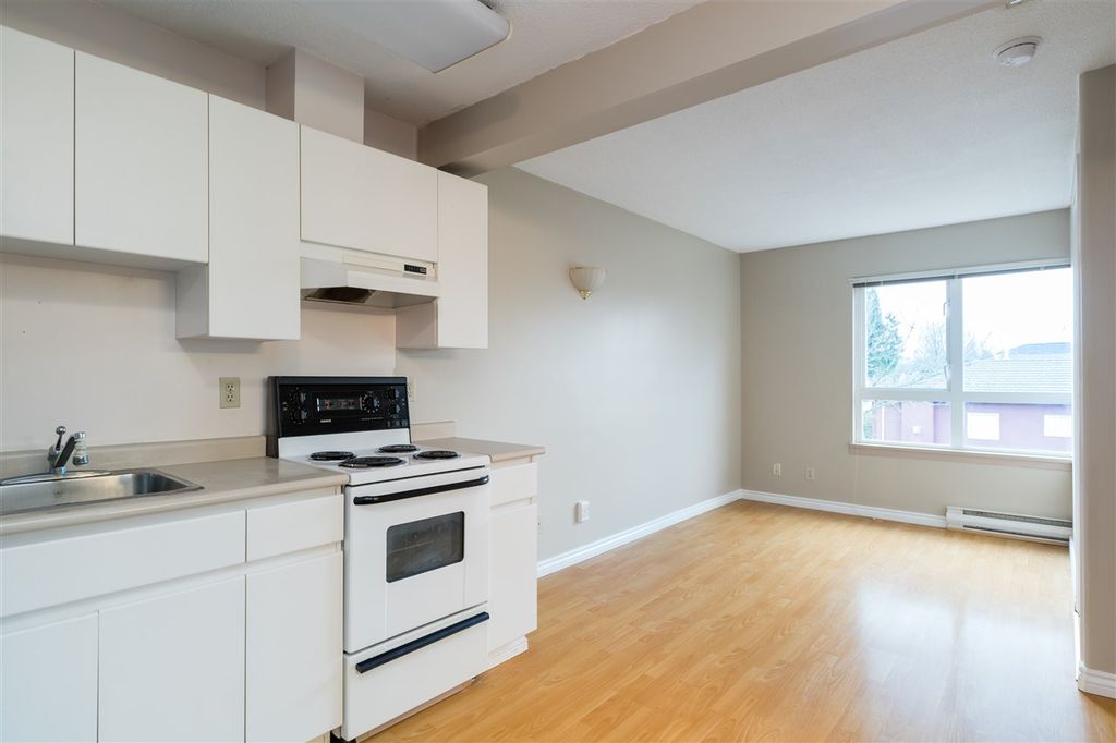 4950 McGeer St, #305