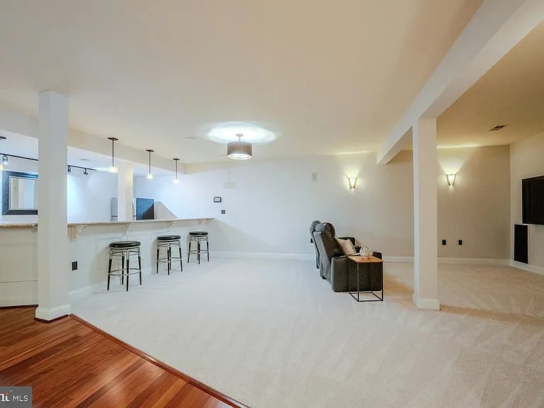 106 Calvary Ct SE
