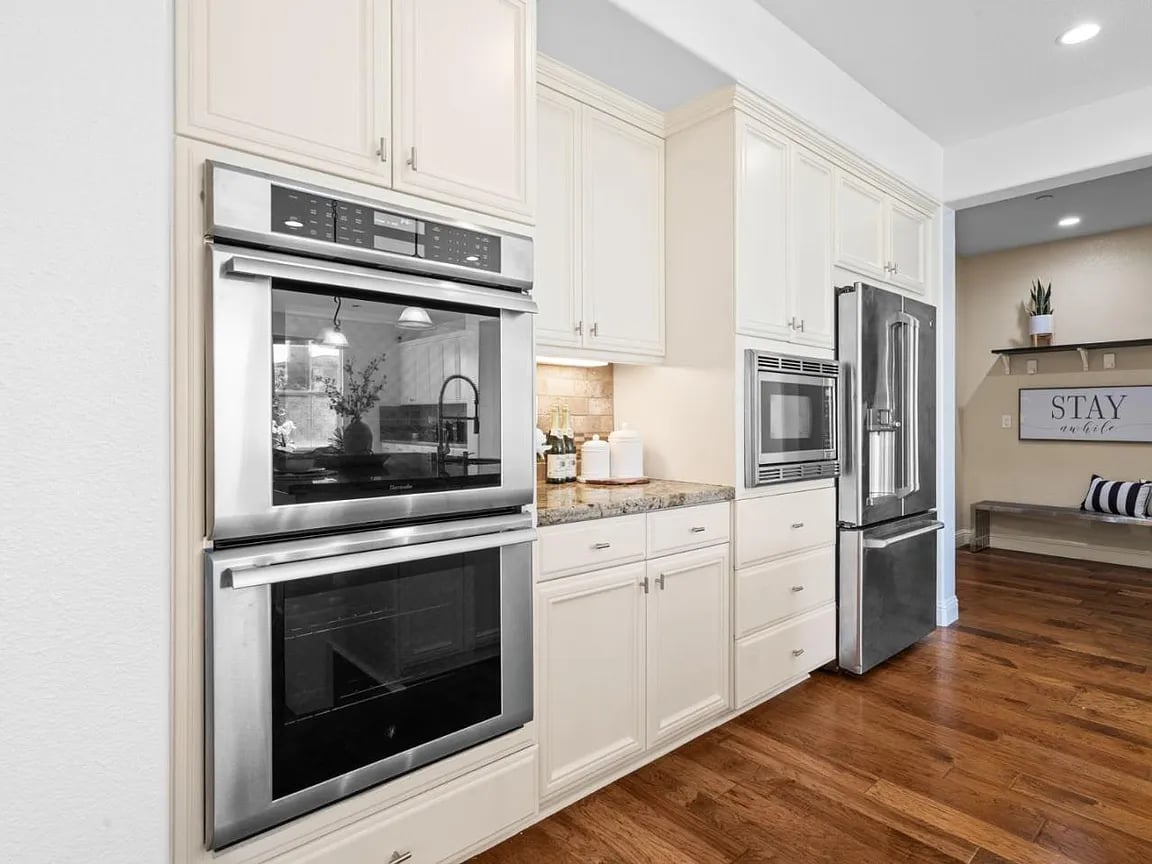 4063 Cadwallader Ave