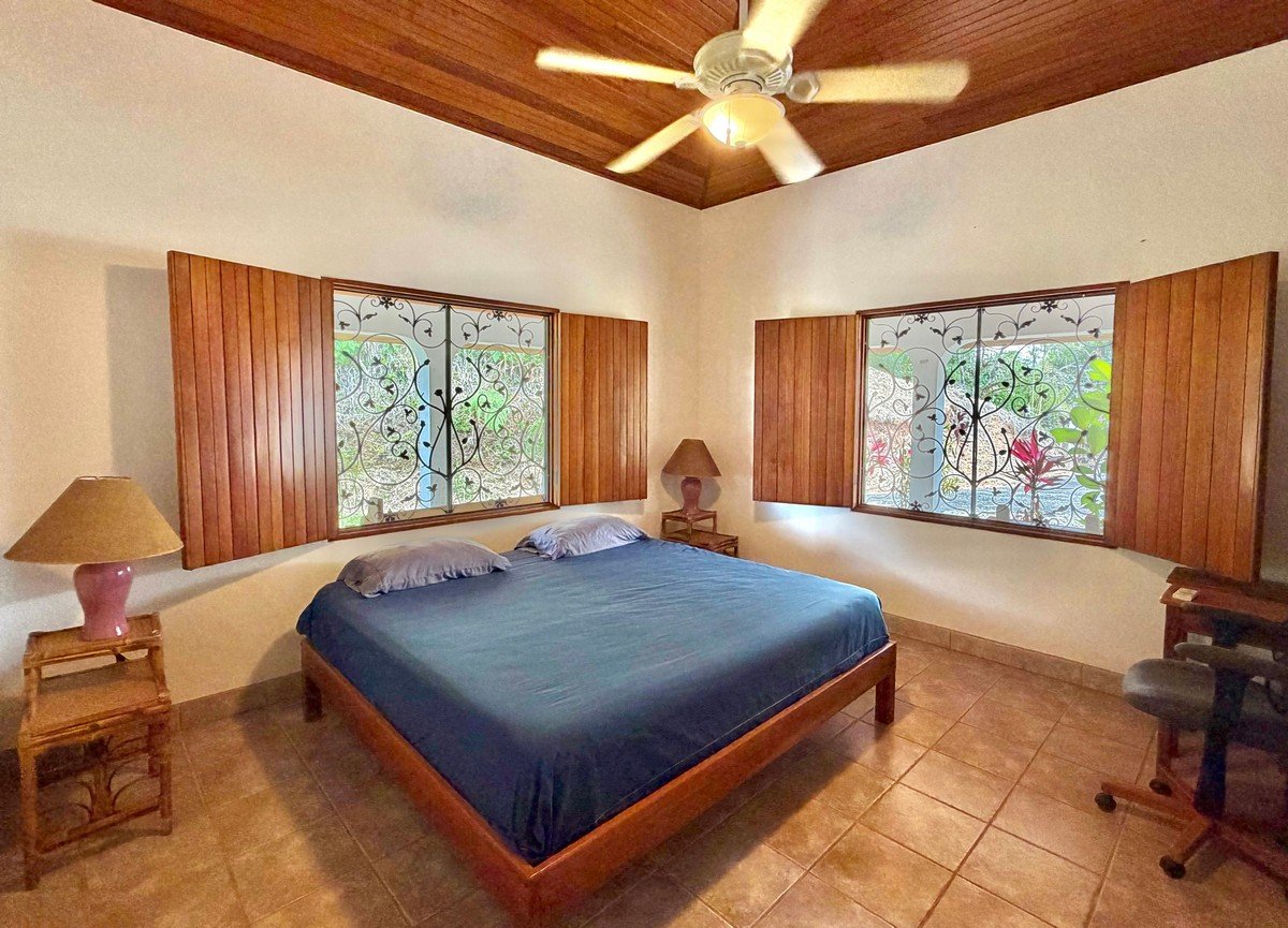 3.64 ACRES – 3 Bedroom Home With Expansive Ocean Views, Multiple Areas to Build, Public Road With Commercial Potential, 10min to the Beach!!