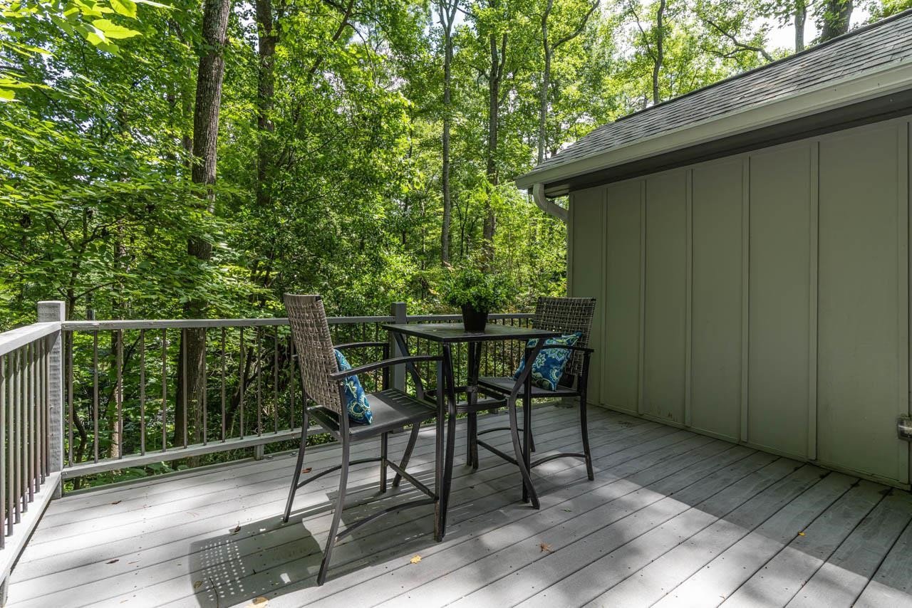 1120 Sourwood Dr