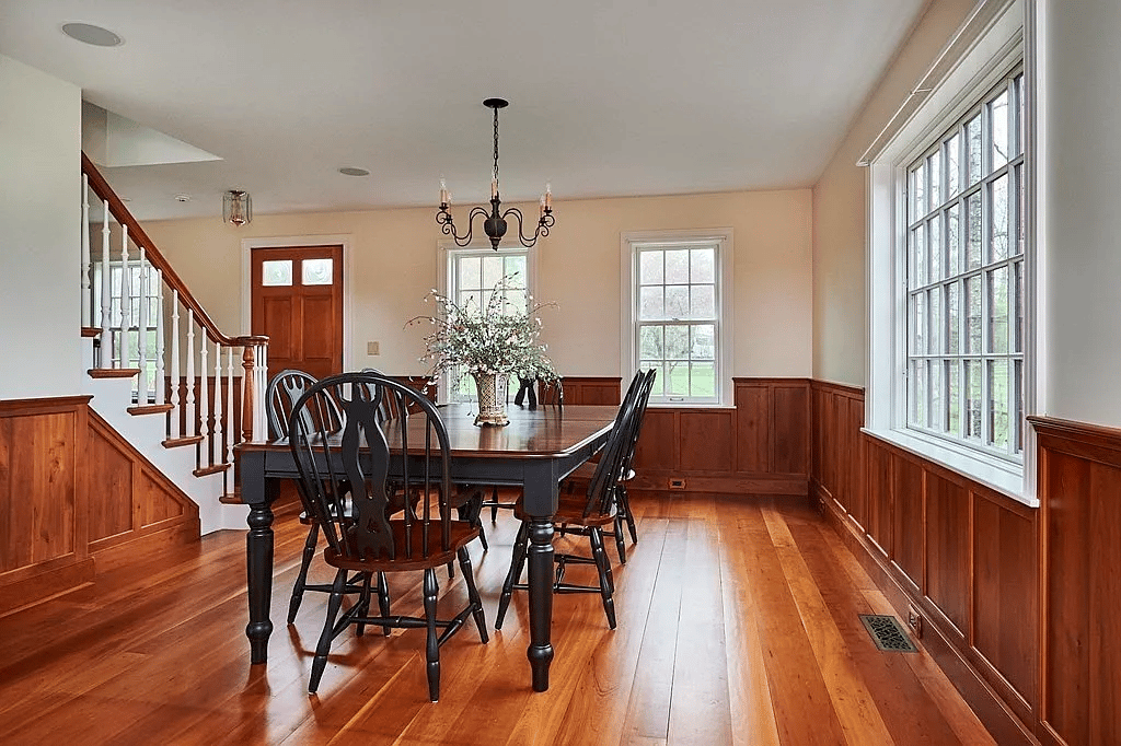 257 Leyden Rd