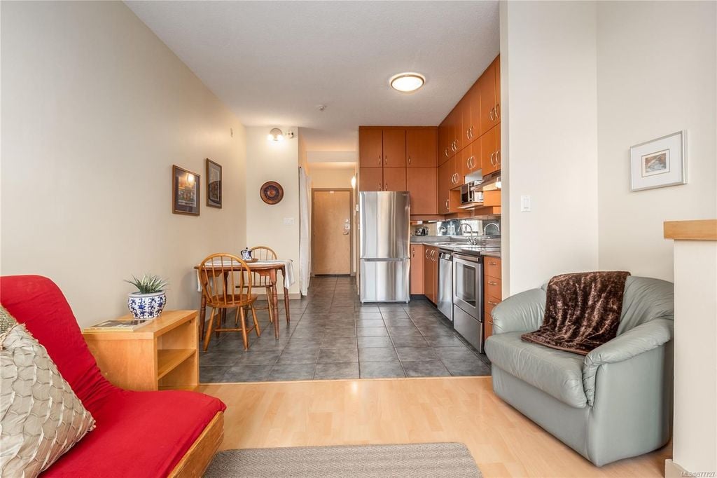 409 Swift St, #211