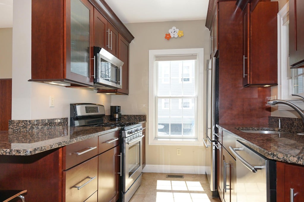 325 Elm St #1
