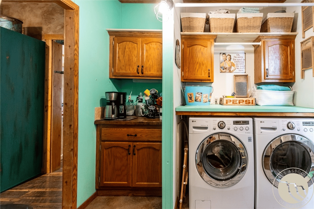 3110 Falcon Cir