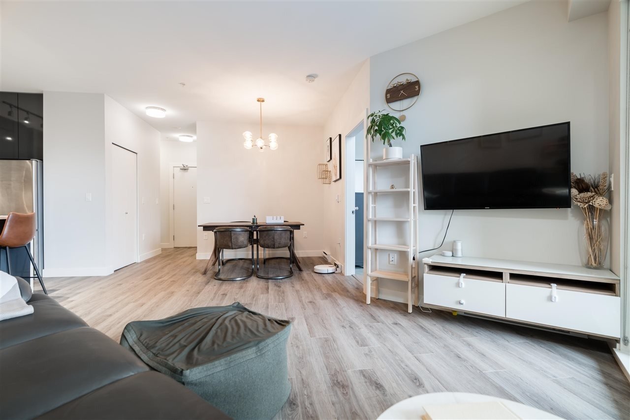1768 Gilmore Ave, #303