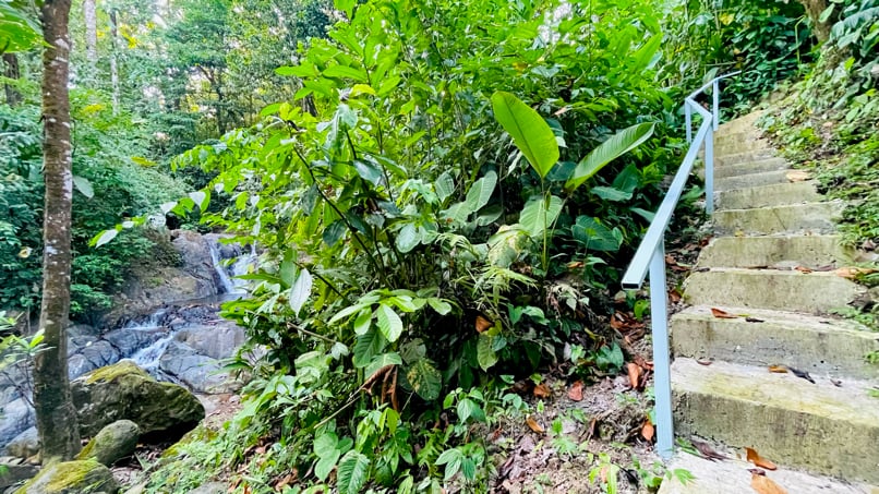 Riverside Jungle House with Waterfall Views in Ojochal, Costa Rica