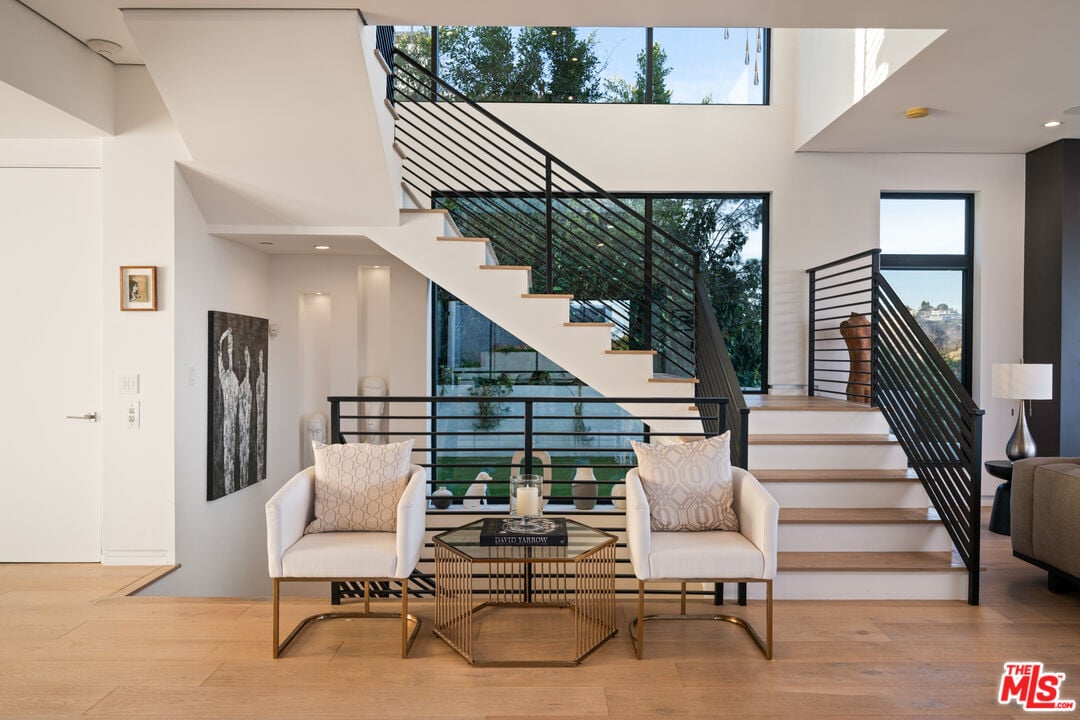 Aurelian Crest, Linda Flora Dr, 90049