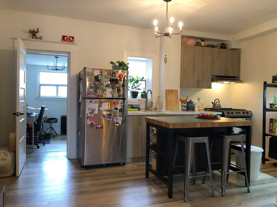 222 Oakwood Avenue Unit: 1