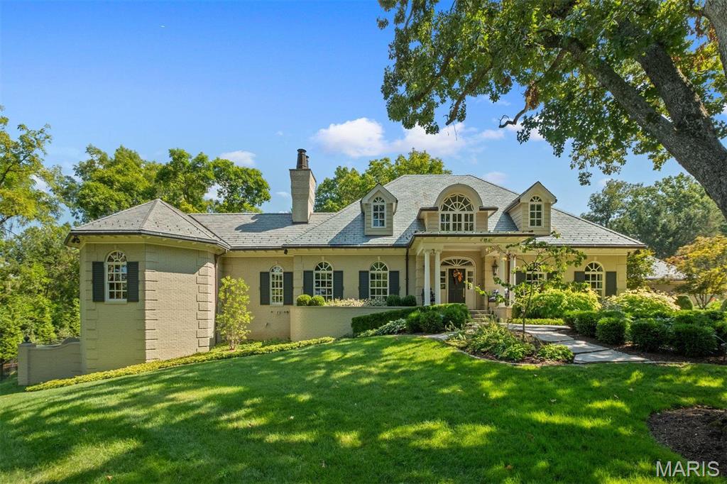 8 Chateau Oaks 