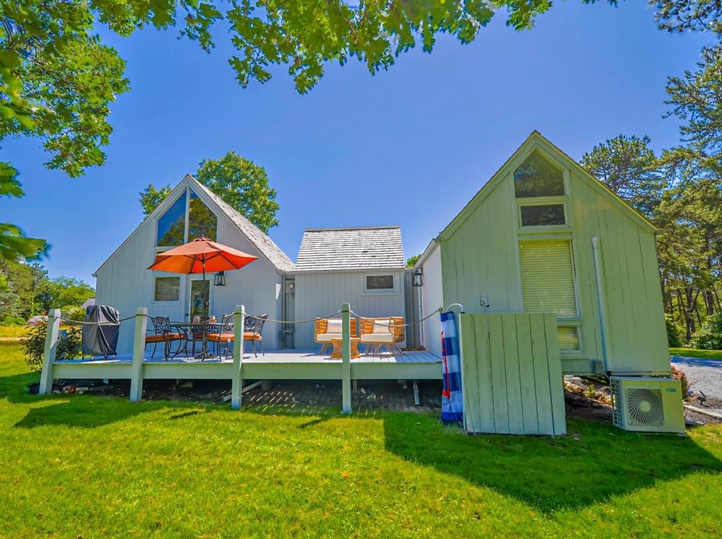 18 Old Harbor Ln