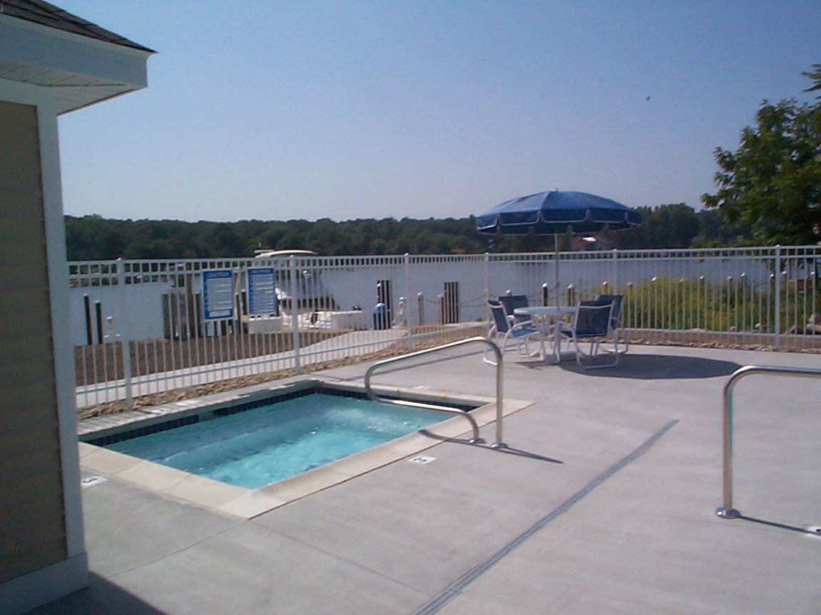 Island Pointe Marina