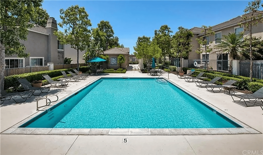223 Seacountry Ln