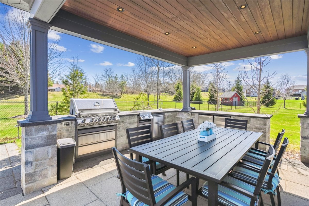 16 Goodwood St, Uxbridge