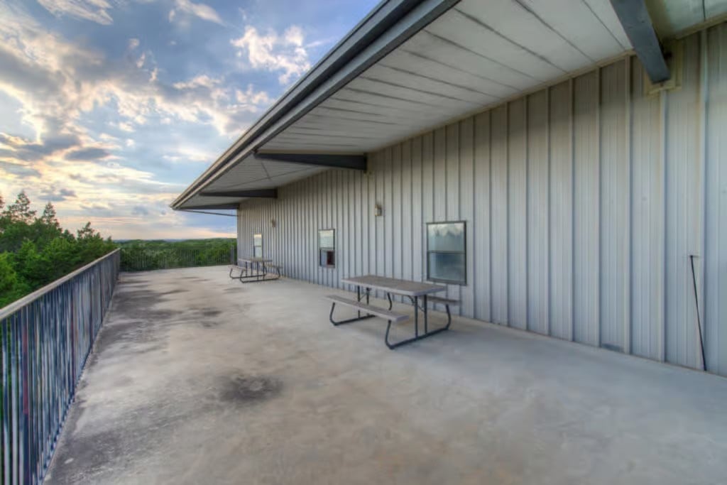 7100 Comanche Trail