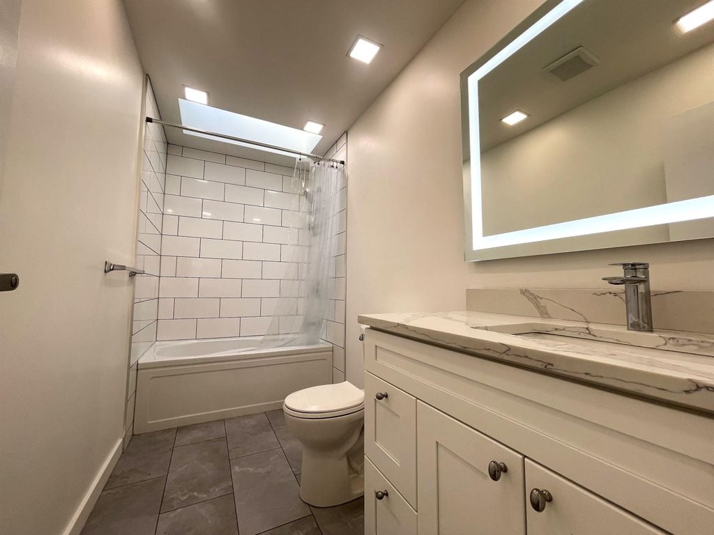 8132 Laval Pl