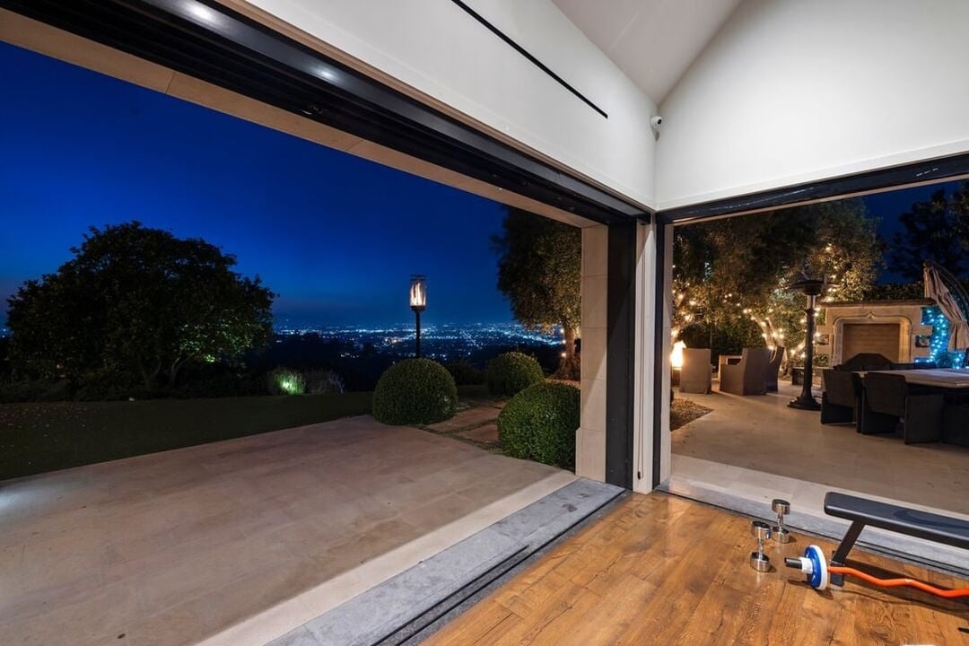 Stone Ridge Ln, 90077