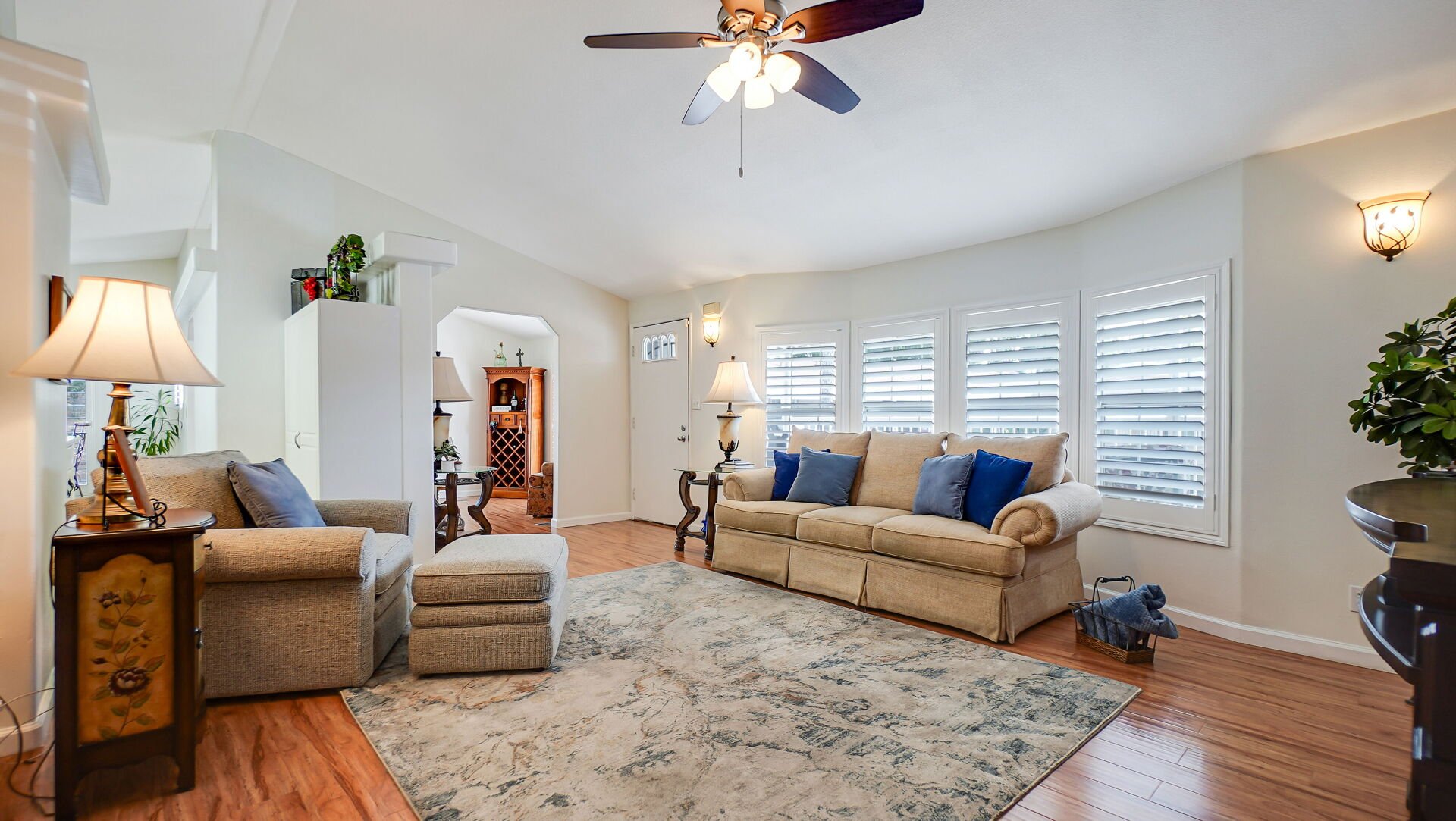 8651 Foothill Boulevard 35