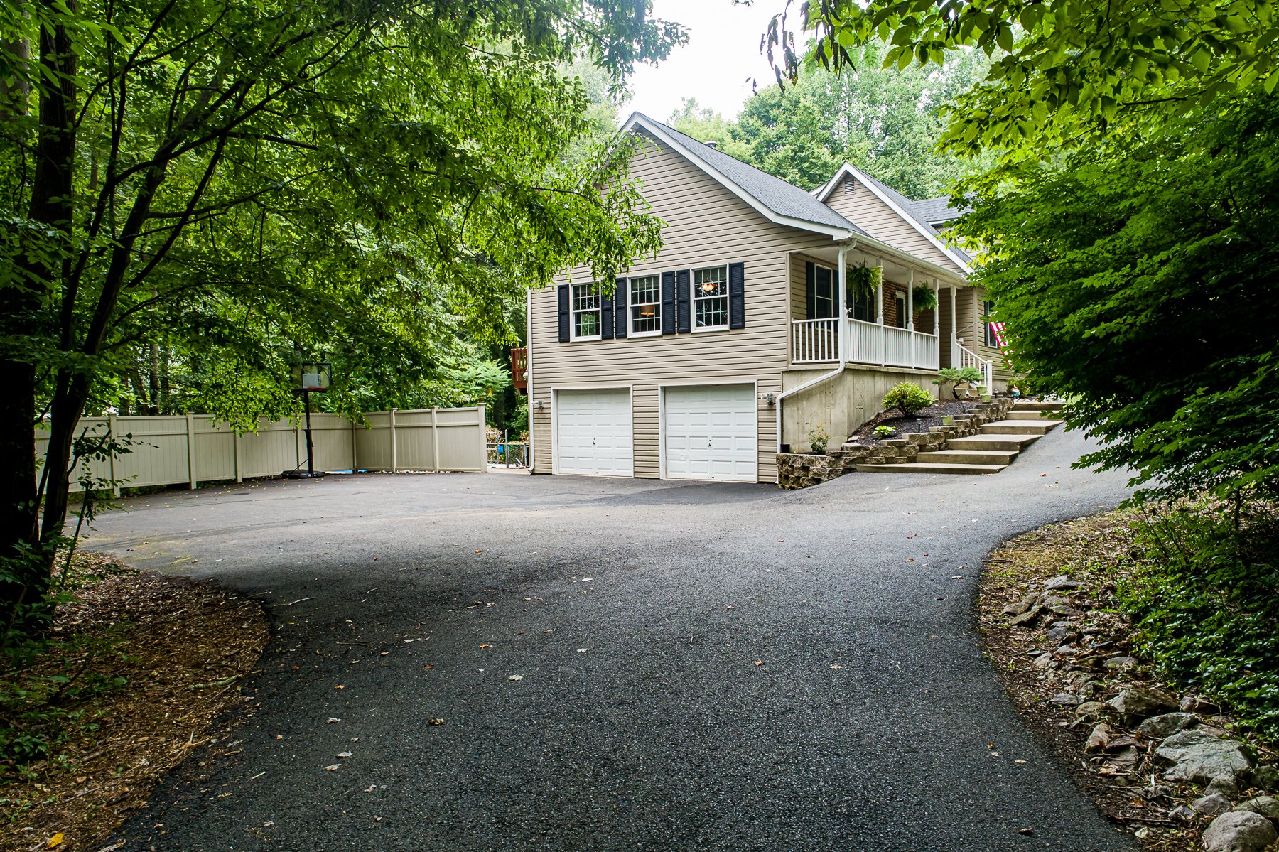 6511 Glen Road
