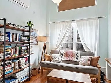 182 Huron Street, Apt #3B 