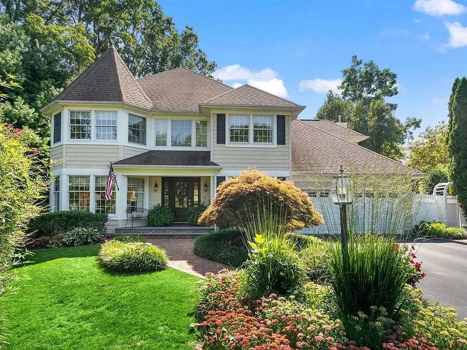 8 Chuck Hollow Ct