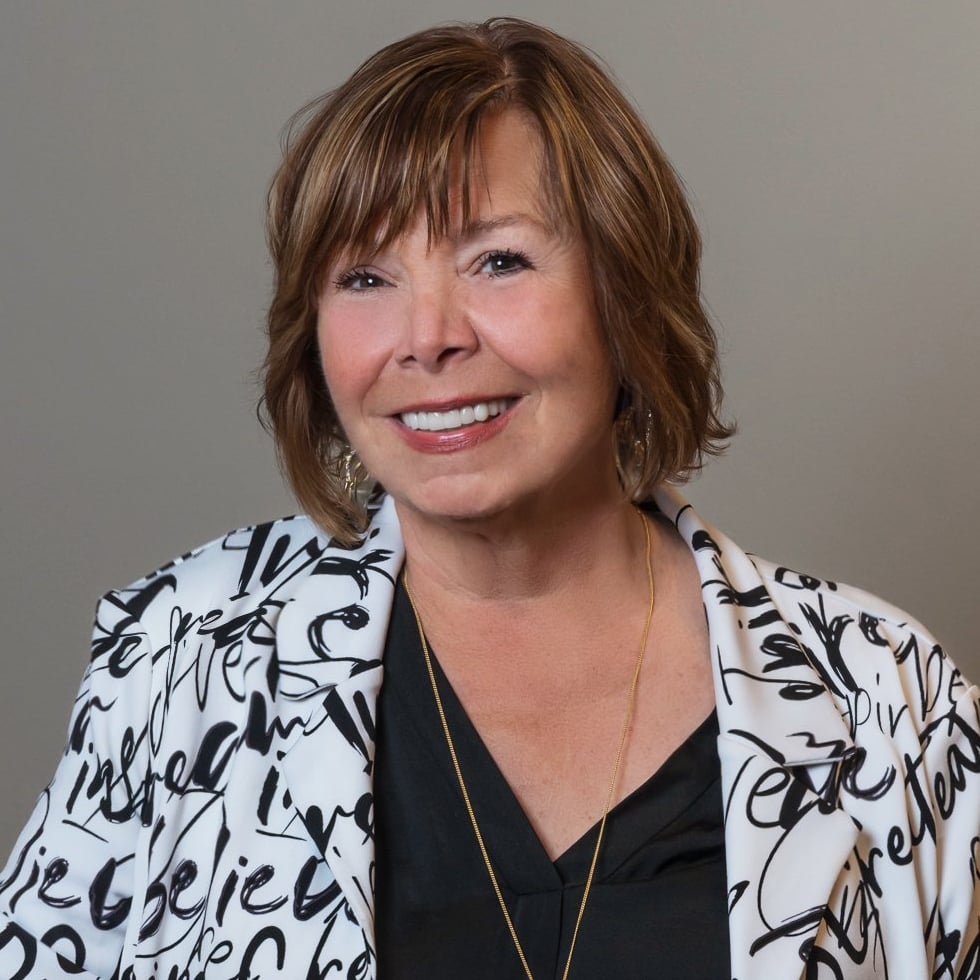 Mary Krummenacher Brentwood, MO Real Estate Agent Headshot