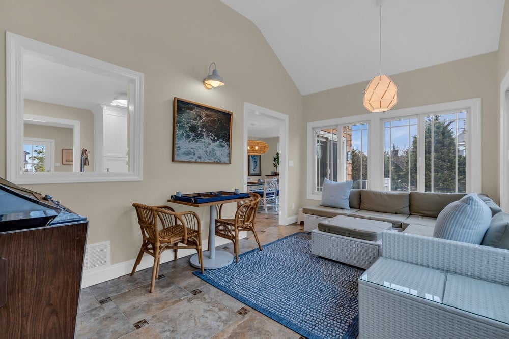 #1019 Great Location just off of East Avenue