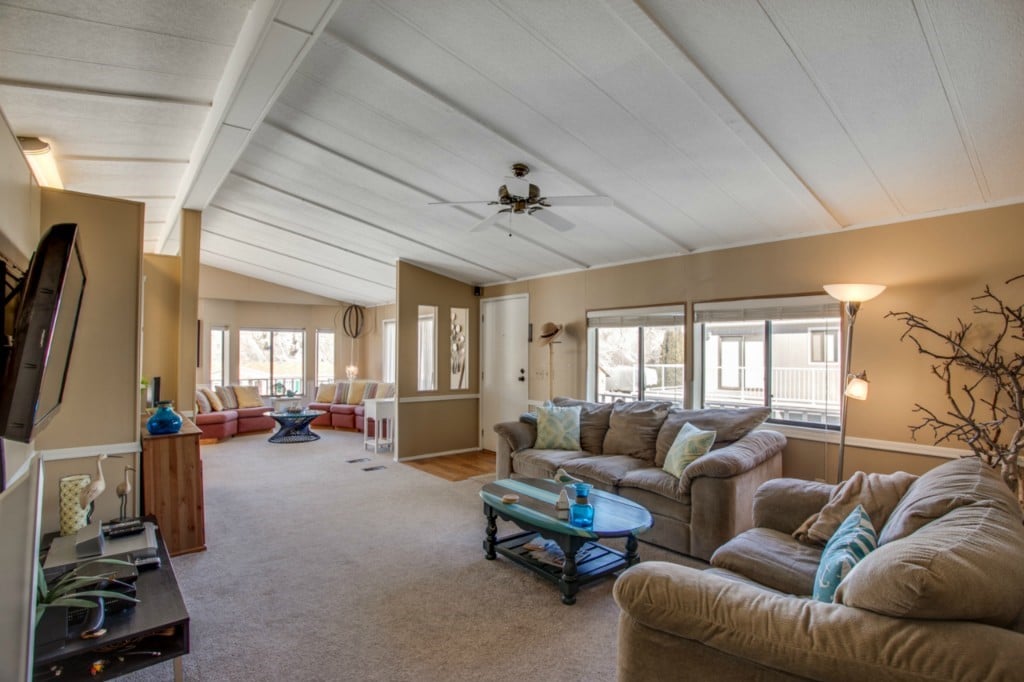 420 W Entiat Dr