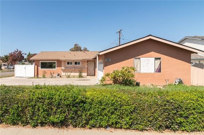 15841 Las Solanas St