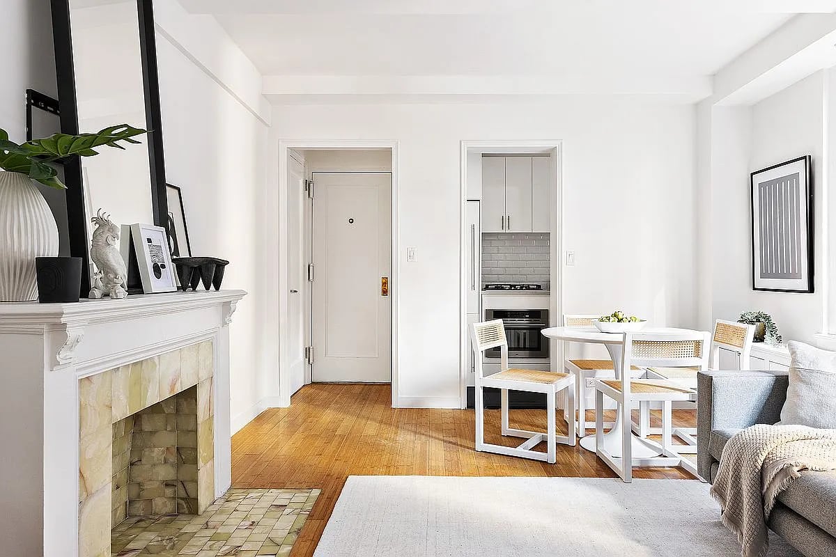 45 5th Ave APT 4C