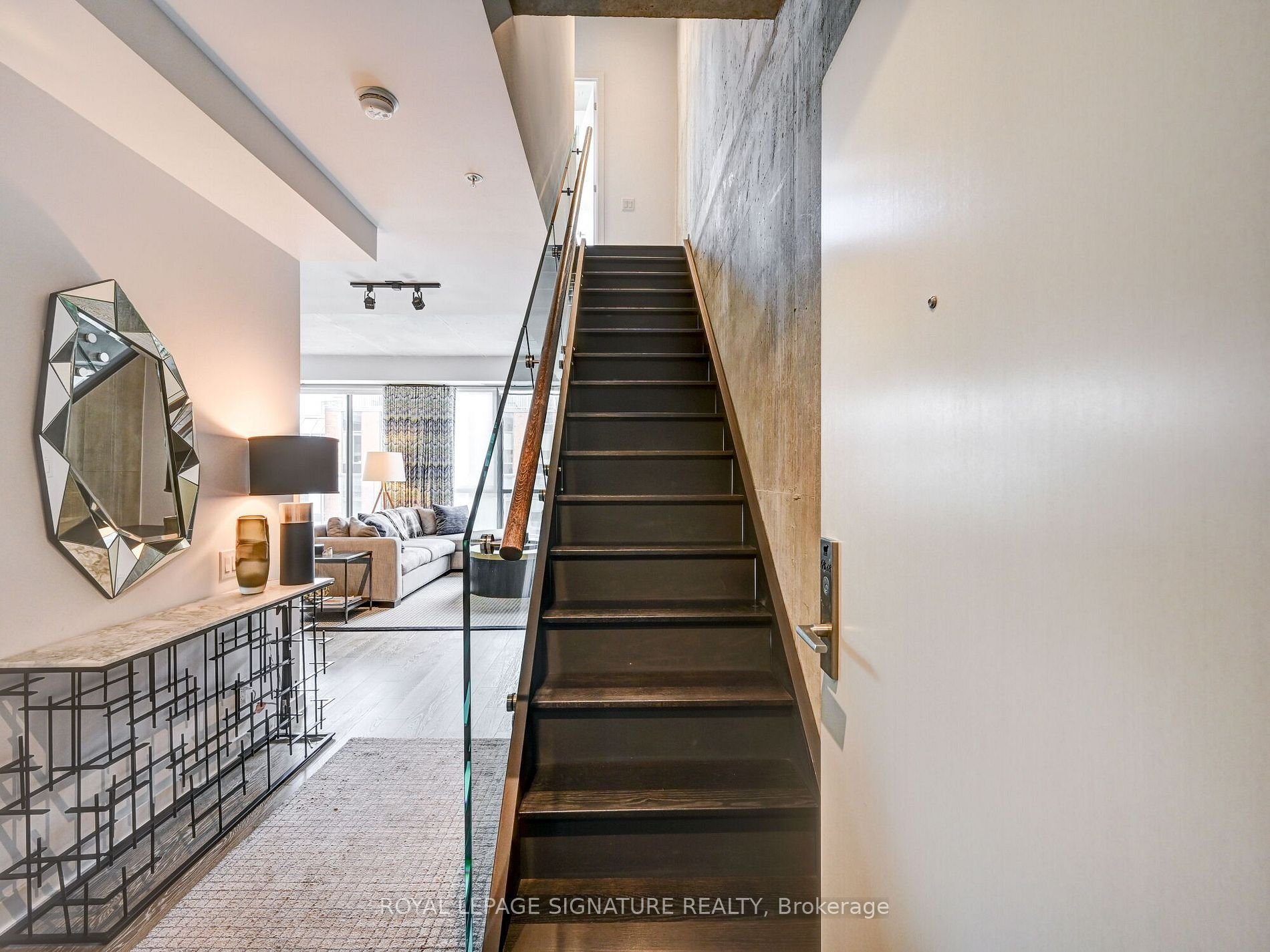 PRIME DOWNTOWN PENTHOUSE
