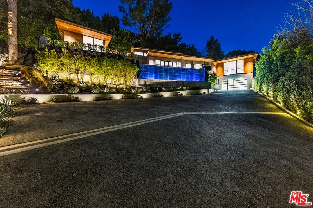 727 N Beverly Glen Blvd