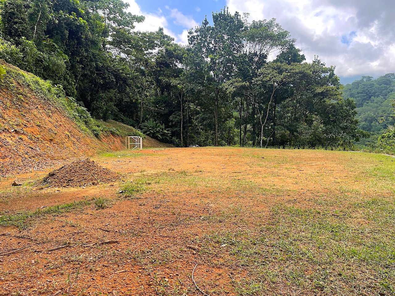 UVITA LAND WITH MULTIPLE BUILDING PADS – 25 ACRES