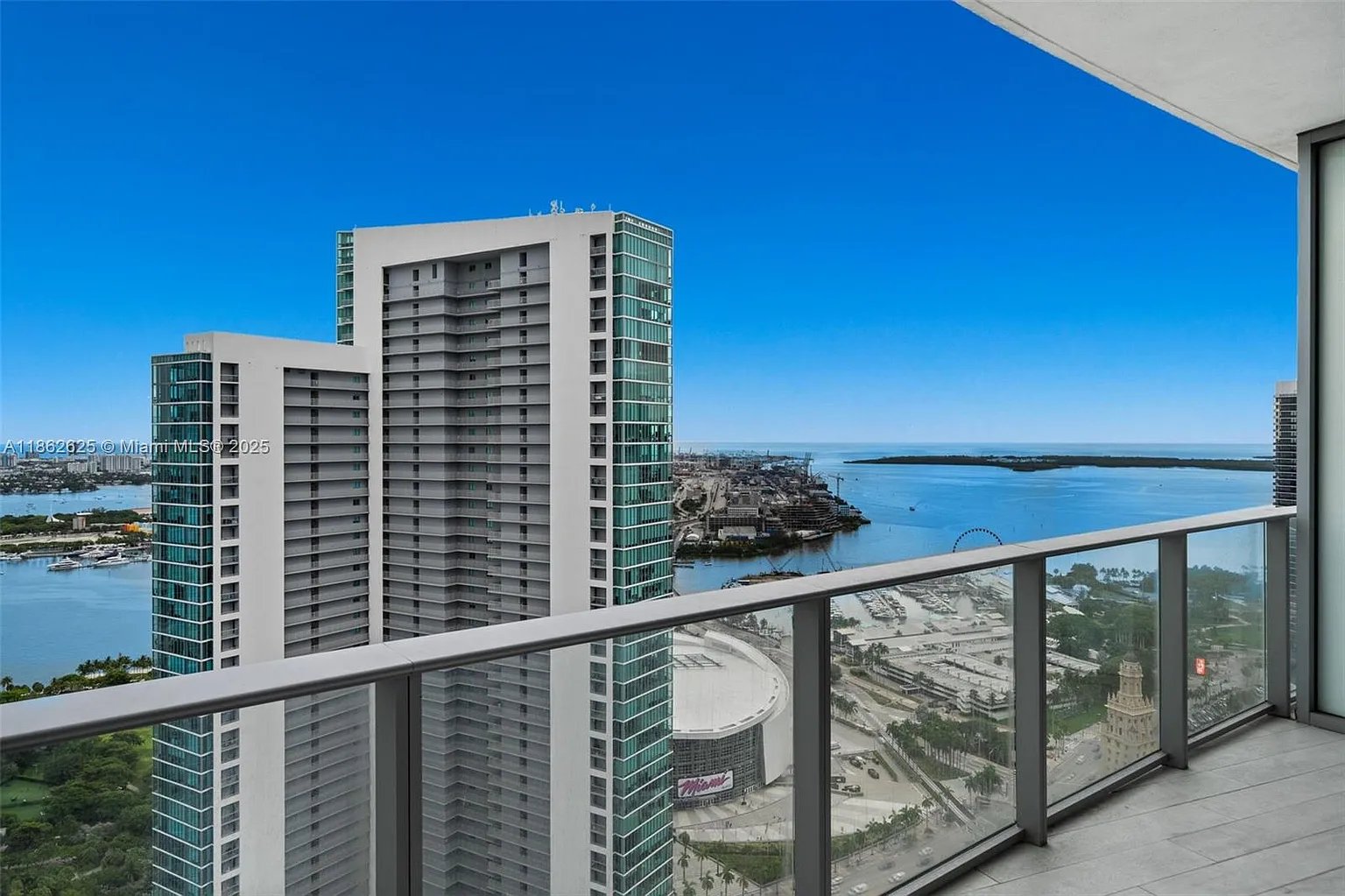 851 NE 1st Ave #4303