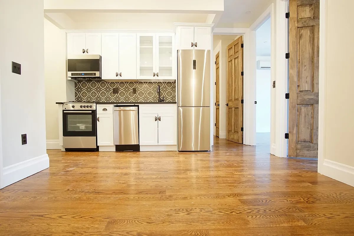 81 Stockholm St 3B