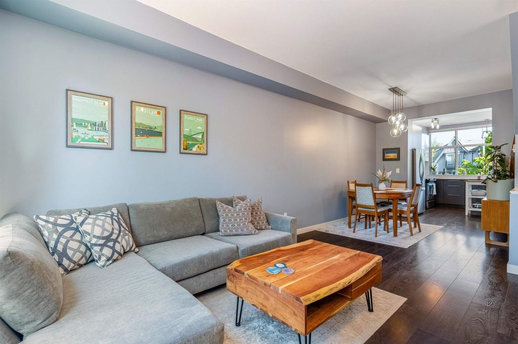 8473 163 St, #11