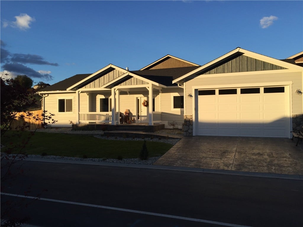390 Ridgewood Dr