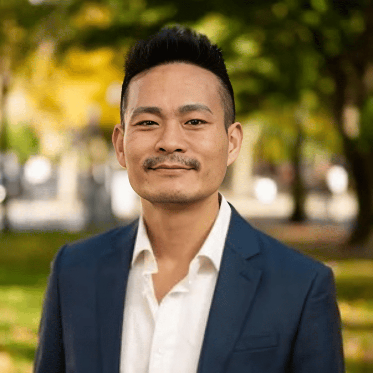 Eric Wei Chestnut Hill, MA Real Estate Agent Headshot