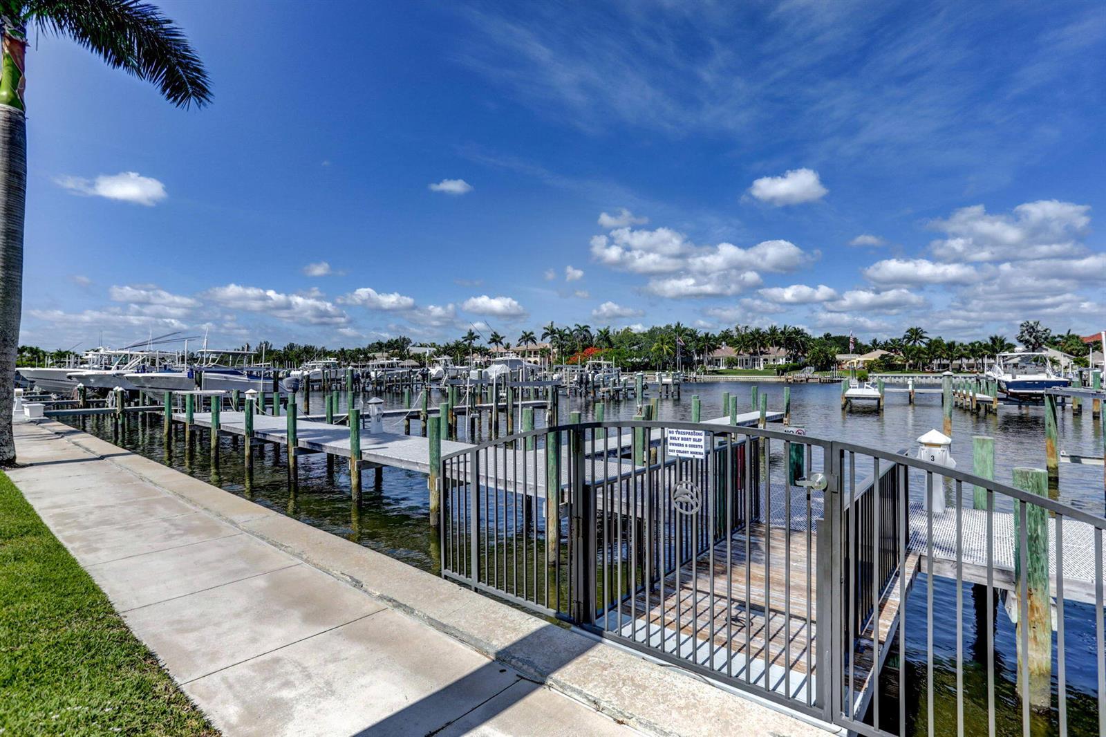 833 Bay Colony Drive S