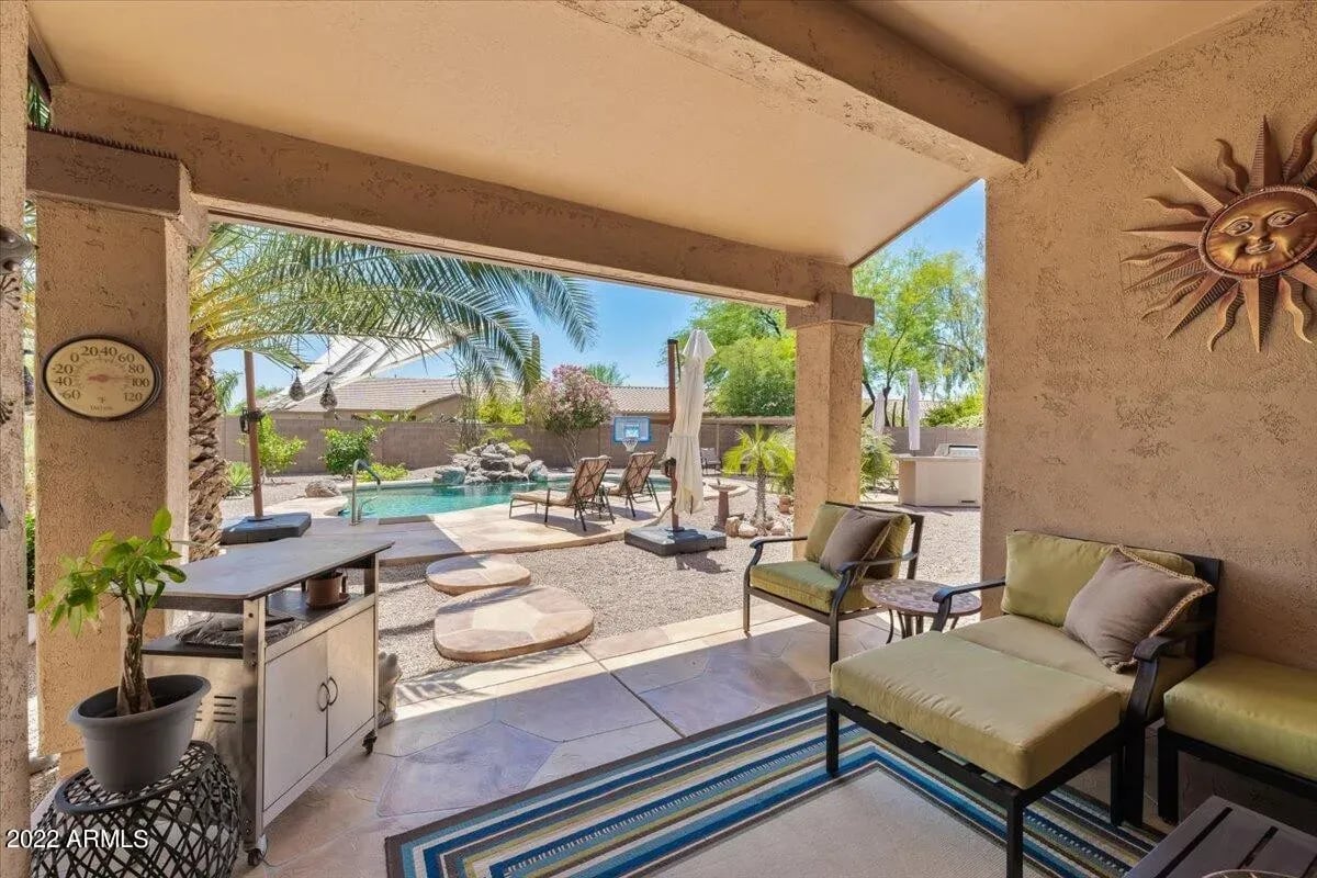 8256 S BLUFF SPRINGS Ct