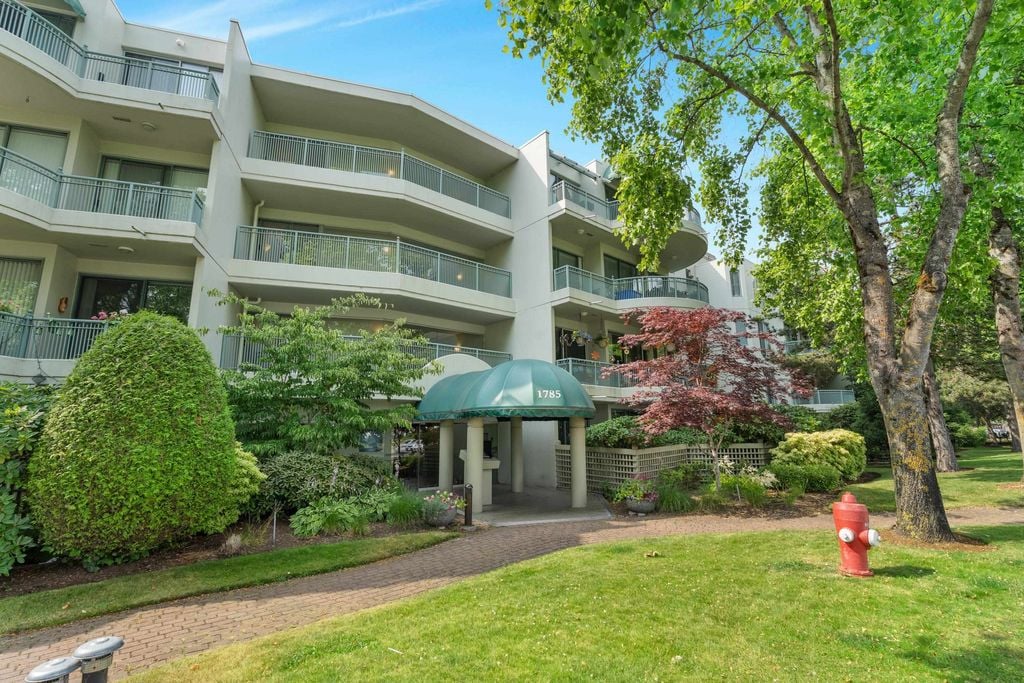 1785 Martin Dr, #206