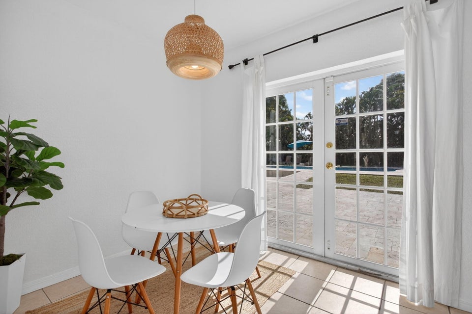 736 NE 34th Court, Oakland Park