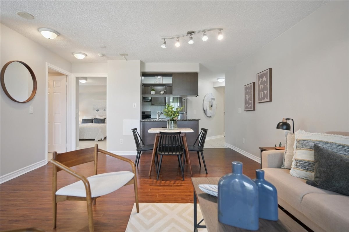 Bright and Spacious Corner Unit