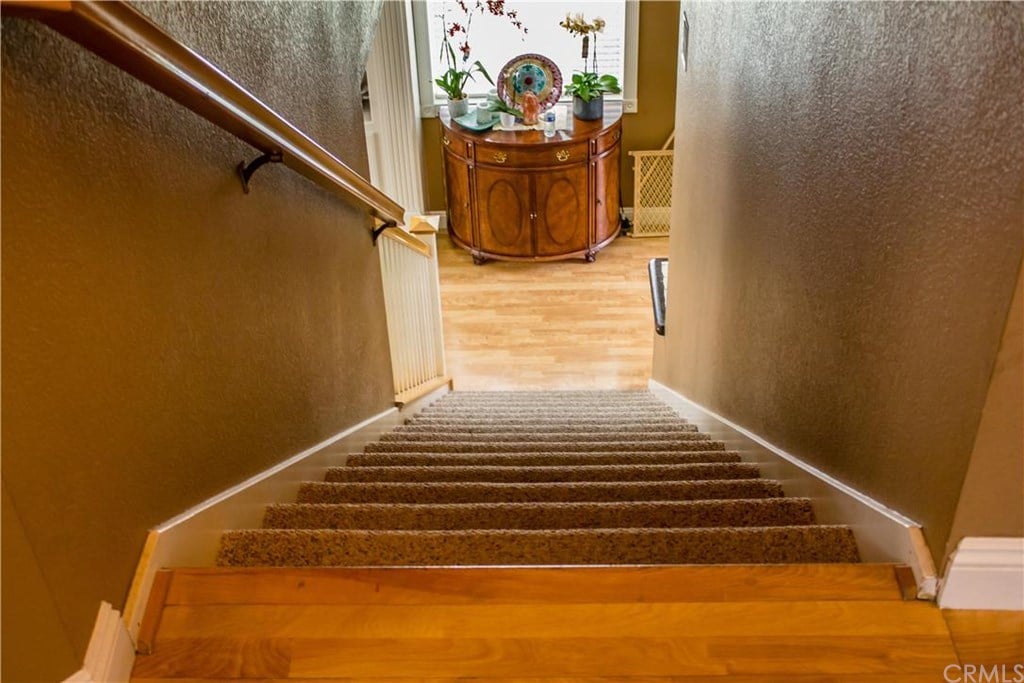 8 Ametrine Way