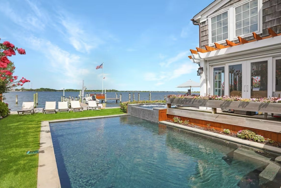 #1098 Beautiful Bayfront with Pool