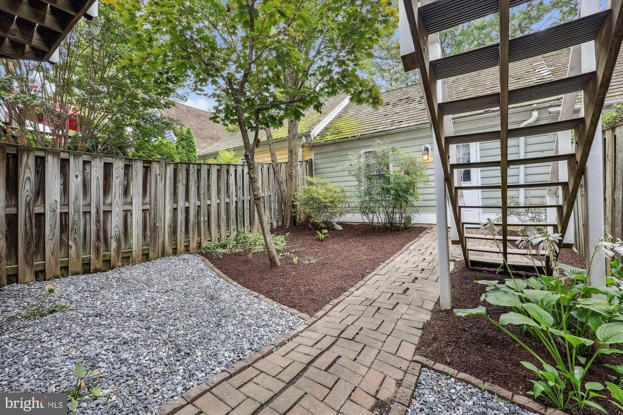 473 Tschiffely Square Rd