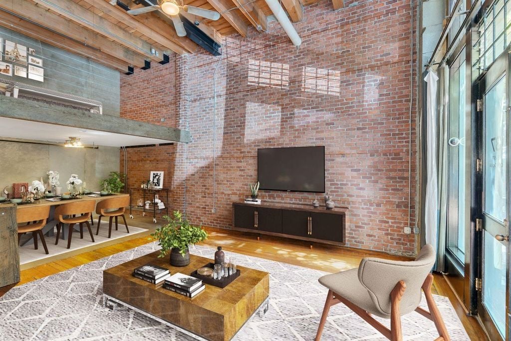 87 E Cordova St