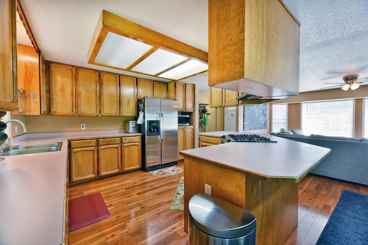 1121 Valley View Dr